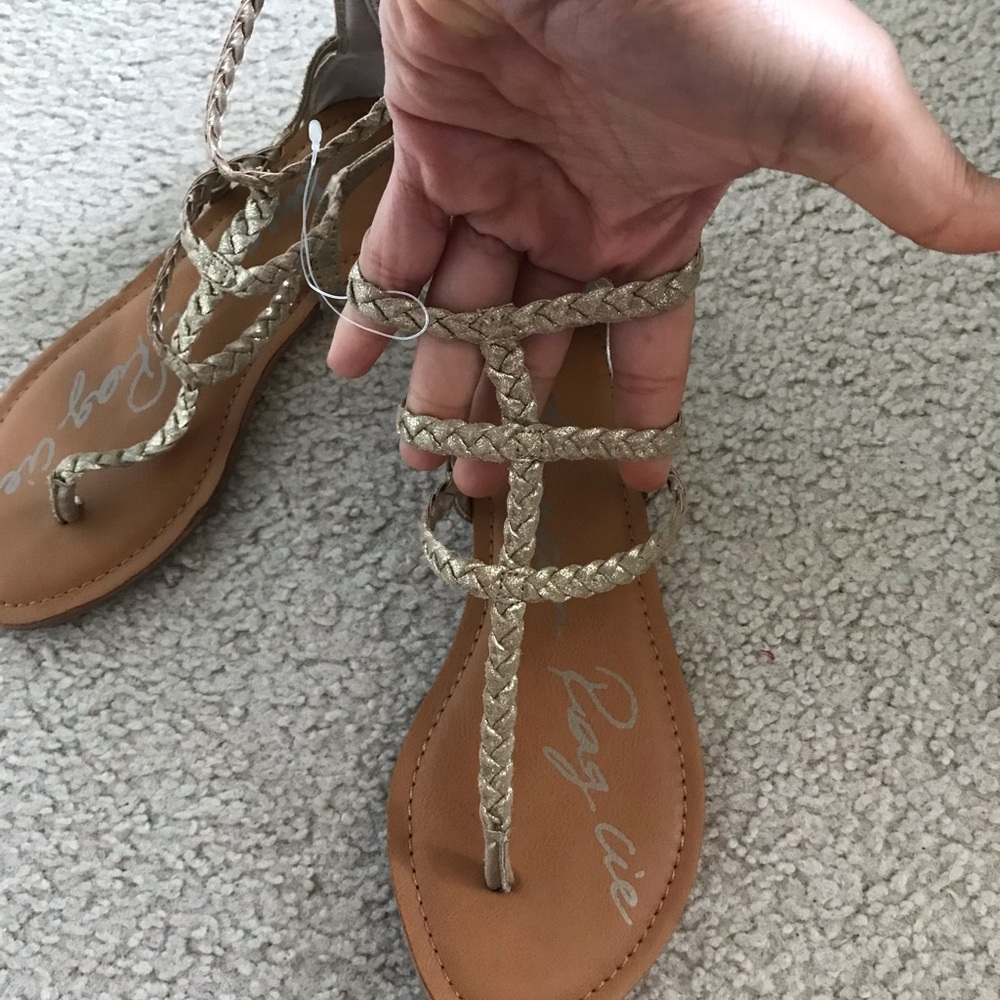 American Rag sandals - Picture 2 of 4